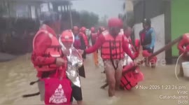 Philippines: Coast Guard Rescues Five In Virac Amid UwanPH Response