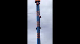 Terrified family trapped on top of drop tower at theme park in Brazil