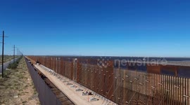 US crews continue border wall installation along US–Mexico border