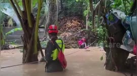 Army saves family trapped by floods in Guatemala