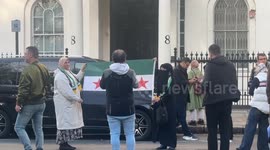 Syrian flag raised at Embassy in London (3)