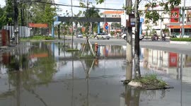 Massive flooding persists in Vietnam's Mekong Delta