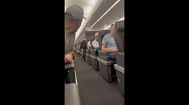Disruptive passenger removed during emergency stop on flight in Kansas, USA