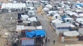 Storm brings flooding risks to Gaza, threatening fragile tents sheltering hundreds of thousands of Palestinians (2)