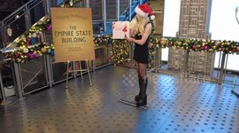 US: Taylor Momsen Visits the Empire State Building