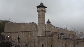 Illegal Israeli settlers conduct raid on West Bank's Hebron
