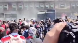 Mexico: Gen Z Protesters Breach Security Wall at Mexico’s National Palace