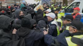 Five arrested after scuffles erupt during anti-migrant demo in Bristol city centre