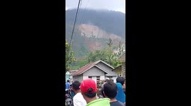 Landslide collapses on homes killing one in Indonesia