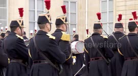 Zelenskyy meets Macron in Paris during official visit