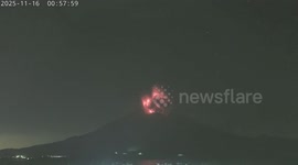 Japan: Fiery Explosion Of Sakurajima Volcano Sends Plume 4400 Meters High