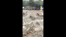 A motocross rider successfully climbed a steep hill in a competition he participated in in Bursa, Turkey. He was very lucky not to be injured when the motorcycle he was riding lost control while doing the activity.