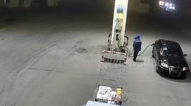 Driver knocks over pump attendant while fleeing from fuel station bill