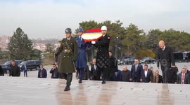 Zelenskyy pays tribute at Atatürk mausoleum during Türkiye visit