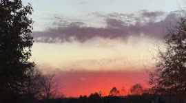 Timelapse captures stunning virga display at sunset in Indiana, USA