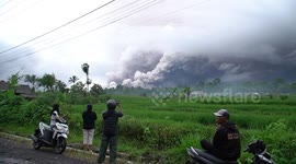Indonesia: Eruption semeru