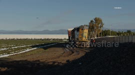 US, Los Angeles: Oxnard Train Derails Due To Muddy Tracks