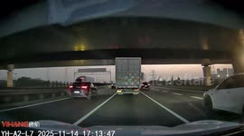 Multiple vehicle crash caught on dashcam in Jiangsu, China