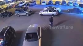 Good Samaritan stops runaway car with his bare hands