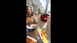 Mum tries her first ever space cake in Amsterdam!