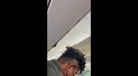 Plane passengers leave moments after boarding due to 'mechanical maintenance'