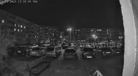 Bright meteor streaks across evening sky in Naberezhnye Chelny, Russia