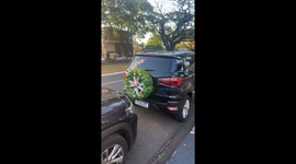Spare Tire Become Christmas Wreath