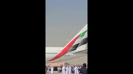 Fighter jet crashes and explodes in fireball at Dubai Air Show