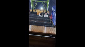 Man faints on amusement park swing in Jiangsu, China