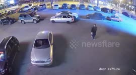 Man stops runaway car with his bare hands in Magnitogorsk, Russia