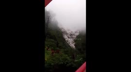 Spectators Flee as Indonesia Mount Semeru Sends Fast-Moving Lava Toward River Valley #1