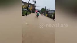 Resident dies when floodwater drags him away in southern Thailand