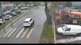 Gazelle van overturns while avoiding pedestrian in Mytishchi, Russia