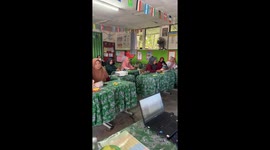 Cat sneaks into classroom in Samarinda, Indonesia