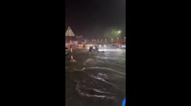 Residents rescue motorcyclist during powerful flood surge in Đồng Nai, Vietnam