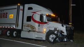 US, Los Angeles: Lancaster Semi Truck Strikes And Kills 2 Cows