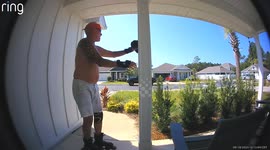 Roller Blading Steve Still Wants to Talk to Cars