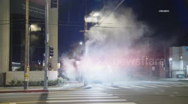 US, Los Angeles: Northridge Traffic Signal Mysteriously Catches Fire