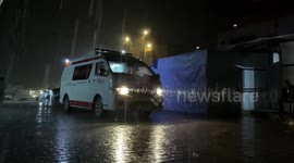 Dozens of tents for displaced Palestinians flooded by heavy rains in southern Gaza (2)