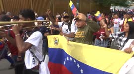 Venezuelans march in Caracas to support President Maduro, commemorate independence
