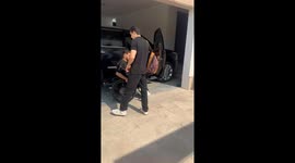 Love Knows No Limits: Brother's Extraordinary Act of Kindness and Assistance