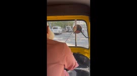 Toddler excitedly mistakes tricycle driver for Santa Claus in Surat, India