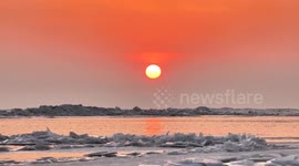 China: Unique scenery formed on freezing Xingkai Lake