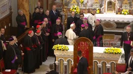 Pope Leo XIV meets clergy in Istanbul, calls for unity and compassion (7)