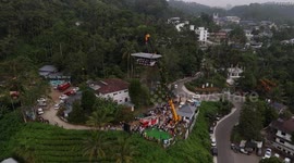 Crane failure leaves tourists stranded 120 feet in the air sky-dining attraction, dramatic rescue concludes safely