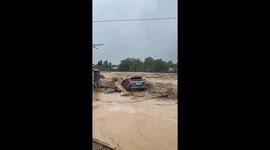 Rare Cyclone Senyar Triggers Devastating Flash Floods in Sumatra — Cars Swept Away, Widespread Destruction Captured on Video