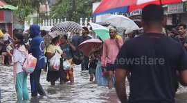 Cyclone Ditwah Kills 123 In Sri Lanka; Thousands Flee Widespread Flooding