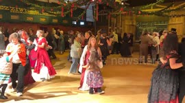 Thousands attend Great Dickens Christmas fair in California