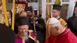 Pope Leo XIV takes part in doxology at St. George's Cathedral in Istanbul (2)