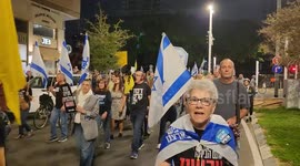Protests support Attorney General in Tel Aviv (2)